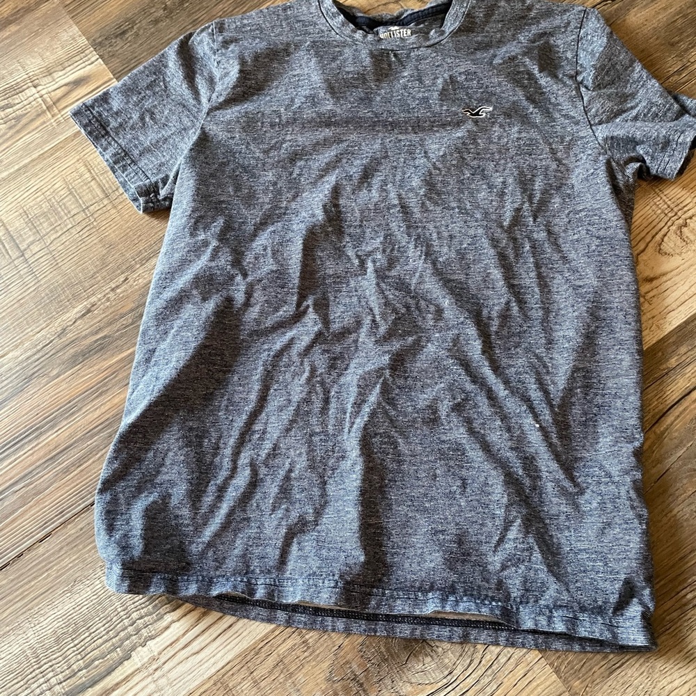 Mens Hollister tshirt. Size medium